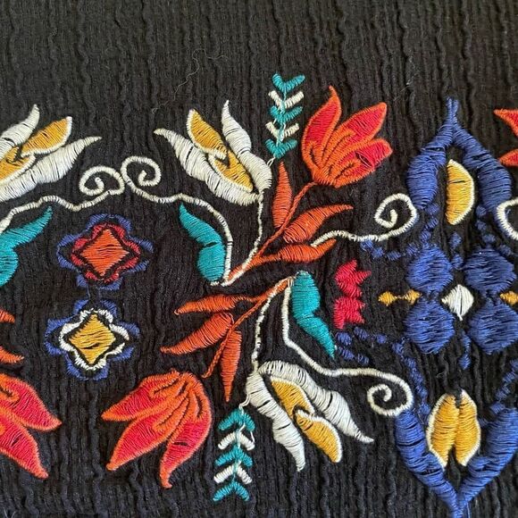 Torrid Sleeveless round Neck Top Size 2 (2X) black knit embroider blouse #1280 - Picture 7 of 13